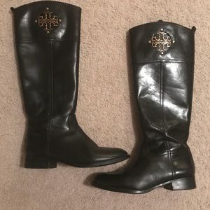 Tory Burch Kiernan Boot in Black.